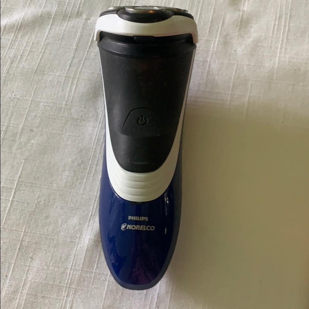 Phillips Norelco Men’s Shaver